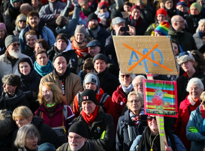 Viele Menschen in Deutschland sind besorgt über die wachsende Macht der AfD. afd