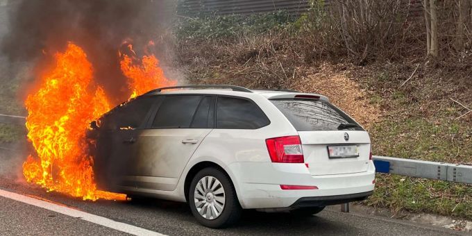 Autobrand auf der A1 bei Mörschwil. Autobrand auf A1