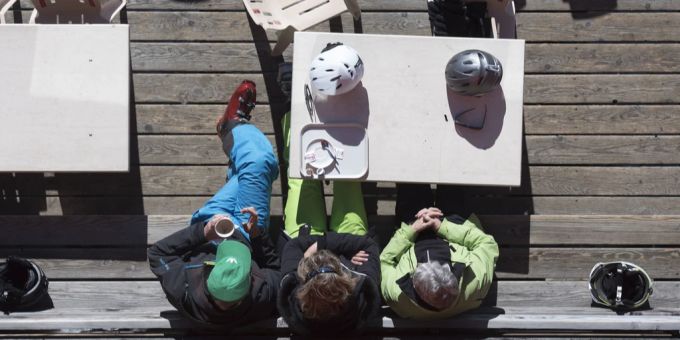 Wegen Ärger - Mit Twint & Co. zahlen? Berner Ski-Beiz führt Gebühr ein!