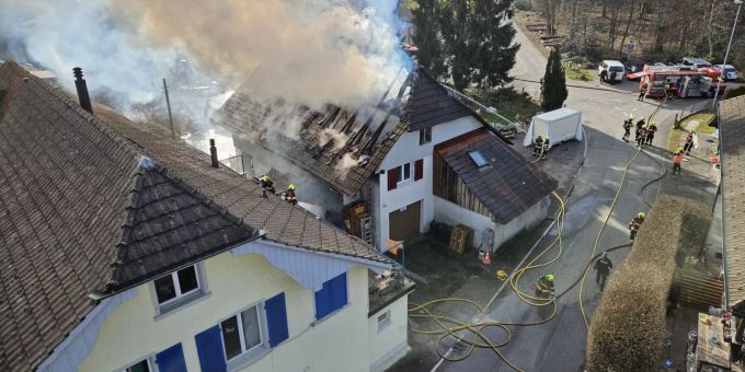 Wynau BE - Brand in Mehrfamilienhaus – Eine Person verletzt