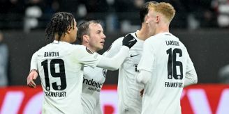 Hummels-Rot bei Rom - Gala-Sieg gegen Ajax: Eintracht glänzt in Europa Hummels-Rot bei Rom - Gala-Sieg gegen Ajax: Eintracht glänzt in Europa