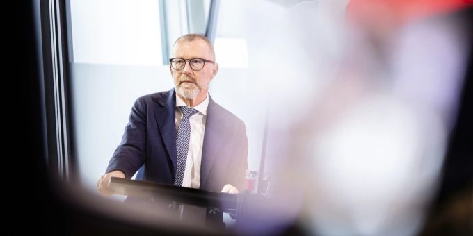 Der überraschende Abgang von Heinz Huber als Chef der Raiffeisen Gruppe sorgt nun weiter für Aufruhr in der Schweizer Bankenlandschaft. Heinz Huber Raiffeisen