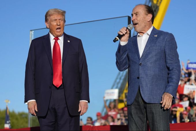 Auch Lee Greenwood wird bei der Amtseinführung auftreten. trump