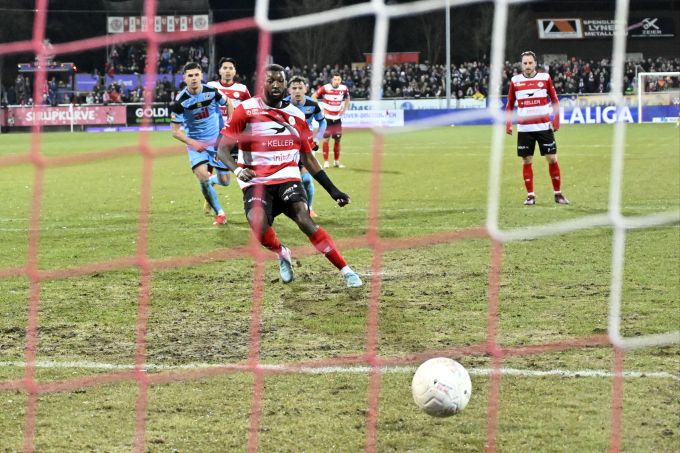 Antoine Baroan (FC Winterthur) verwandelt den Elfmeter zum 2:0. FC Winterthur FC Lugano