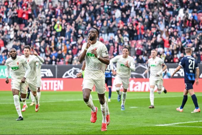 Matsima trifft zum ersten Mal in der Bundesliga und lässt Augsburg erneut jubeln. Matsima