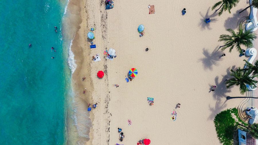 Die Schweizerinnen und Schweizer fahren während der Sommerferien gerne in den Urlaub: Laut einer Umfrage des Versicherers Generali planen 73 Prozent des Landes eine Reise.