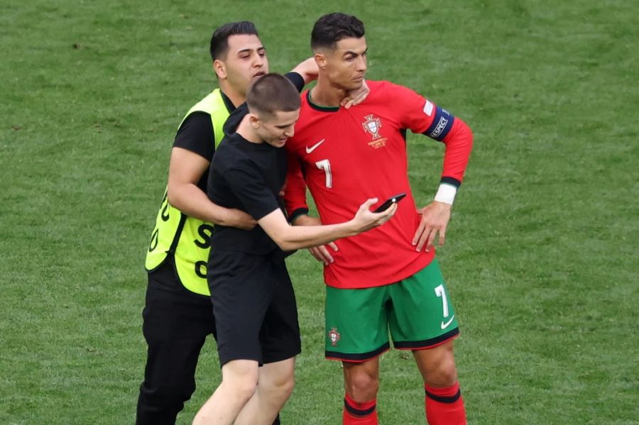 Ronaldo scheint die Lust am Posieren vergangen zu sein.