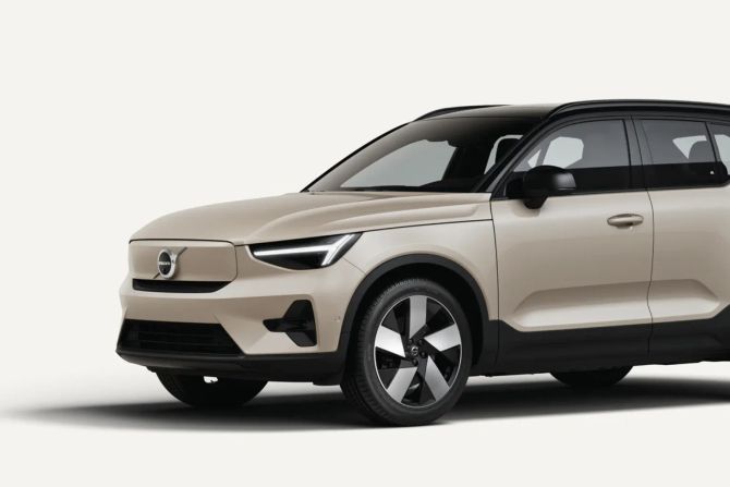 Volvo EX40