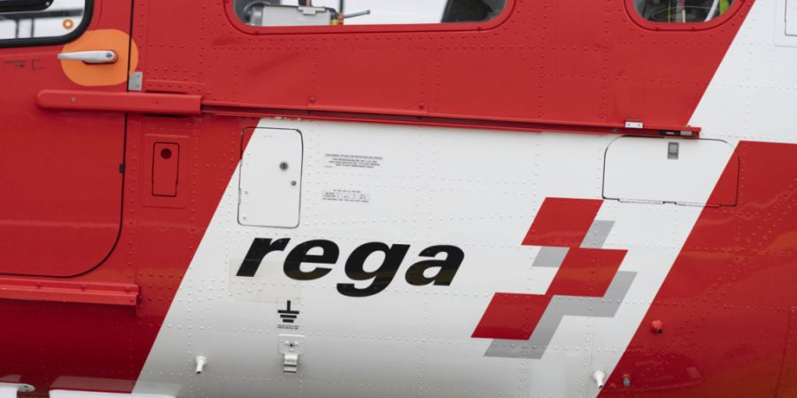 Die verunfallte Frau wurde von der Rettungsflugwacht hospitalisiert. (Symbolbild)