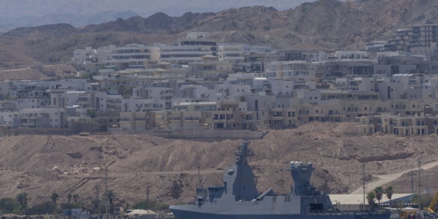 ARCHIV - Eine Saar-6-Korvette, ein Kriegsschiff der neuesten Generation, das Israel angesichts der Bedrohung durch die jemenitischen Houthi-Rebellen für sein Seeverteidigungssystem ein...