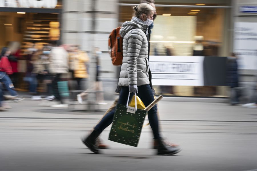 Schweizerinnen und Schweizer kamen psychisch besser durch die Corona-Pandemie als viele andere Länder. (Symbolbild)