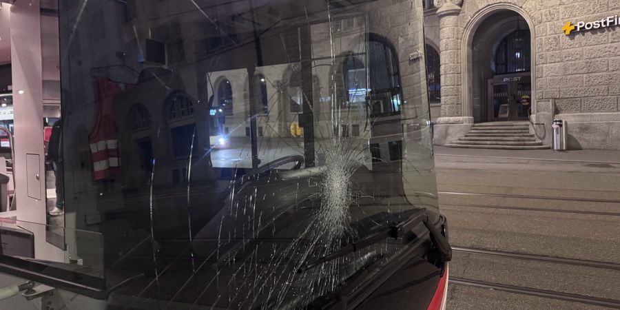 Beschädigte Scheibe Bus