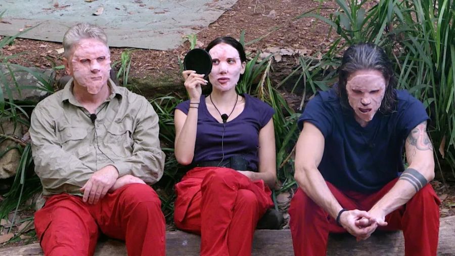 Für Hubert, Samira und Gil gab es nach den Aufgaben auch noch Tuchmasken mit süssem Duft. Schliesslich sollte der Gewinner auch richtig strahlen.