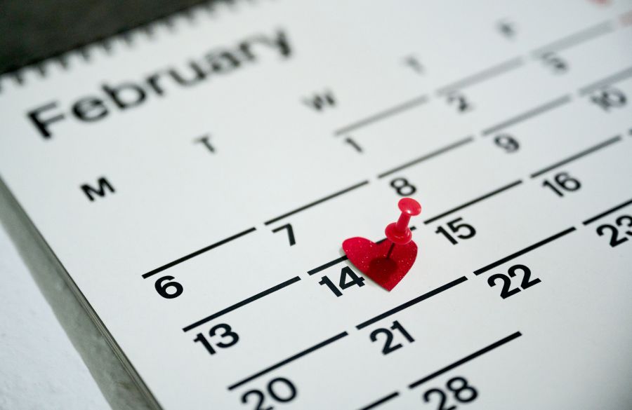 Dabei findet der Valentinstag erst am 14. Februar statt.