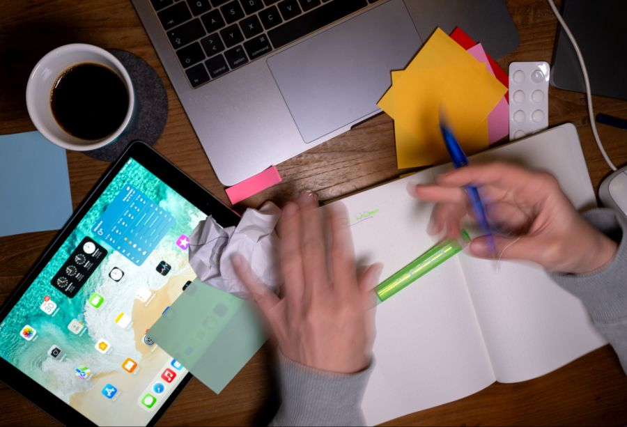 Ungesunde Handynutzung kann zuvor unbekannte ADHS-Symptome «wecken» – indem es sie verstärkt und erst so richtig bemerkbar macht. (Symbolbild)