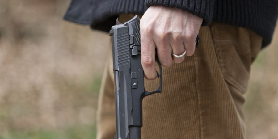 Der 51-jährige Mann schoss im April 2023 mit einer Waffe auf seinen Geschäftspartner. (Symbolbild)