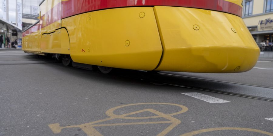 Mit der geplanten Margarethenverbindung soll das Tram der Linie 17 eine Abkürzung zum Bahnhof Basel SBB nehmen, dann weiter via Wettsteinbrücke zum Badischen Bahnhof fahren. (Archivbild)