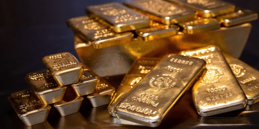 Zu Wochenauftakt hat der Goldpreis neue Rekorde erreicht. Der Preis je Feinunze Gold (etwa 31,1 Gramm) kletterte bis auf fast 4600 US-Dollar. Als Gründe geben Händler die Krise im Ira...