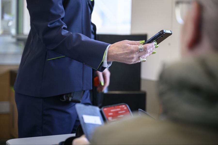 Der Verkehrsclub Schweiz (VCS) befürchtet deshalb, dass künftig mehr Menschen auf das Auto umsteigen.