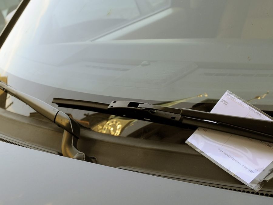 Offene Parkbussen können bei einer späteren Einreise in die Schweiz sofort eingefordert werden.