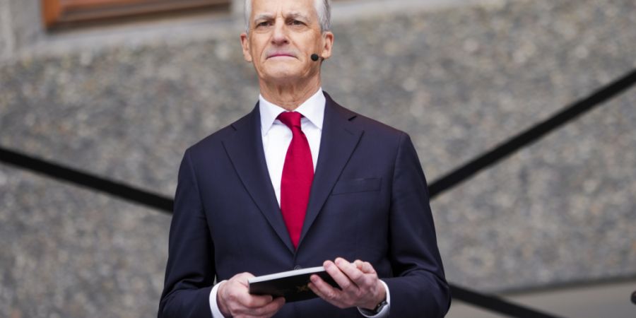 ARCHIV - Der norwegische Premierminister Jonas Gahr Støre (Ap) spricht während der offiziellen Eröffnung des neuen Regierungsviertels. Foto: Ole Berg-Rusten/NTB/dpa