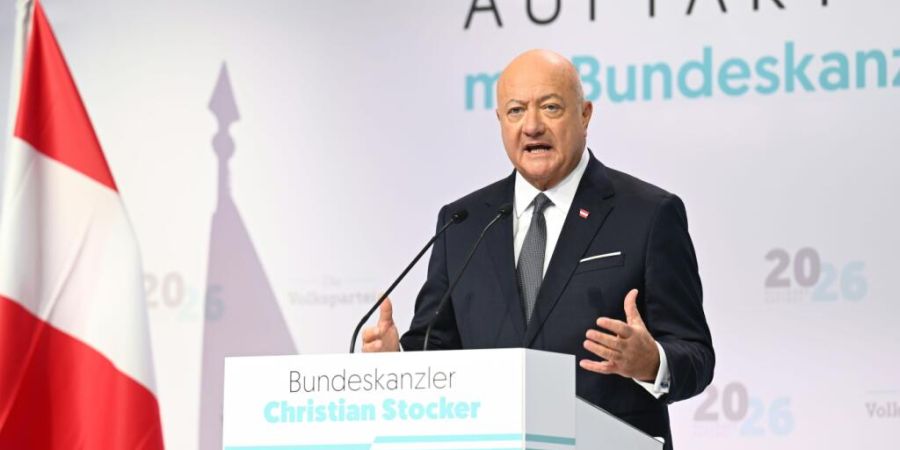 Österreichs Bundeskanzler Christian Stocker (ÖVP) spricht beim Politischen Neujahrsauftaktes der ÖVP. Foto: Helmut Fohringer/APA/dpa