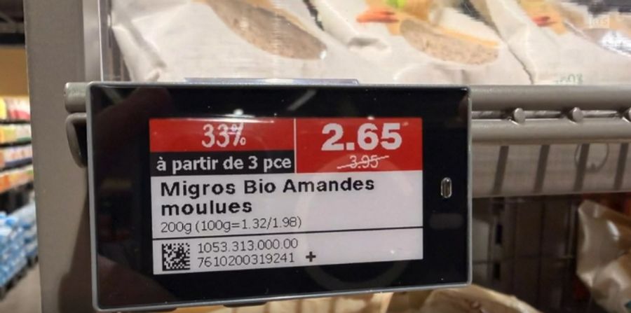 Der gross angeschriebene günstigere Preis gilt erst ab dem Kauf mehrerer Stück. Der Einzelstückpreis wird nur klein oder gar durchgestrichen angegeben.