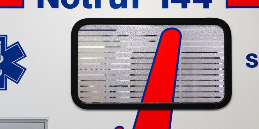 Ein 35-jähriger Mann wurde am Montagabend in Meilen bei einem Streit schwer verletzt. Er musste ins Spital gebracht und operiert werden. (Symbolbild)