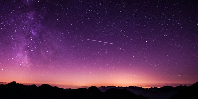 Der Asteroid Apophis wird mit weniger Abstand an der Erde vorbeiziehen als viele Satelliten. asteroid apophis erde