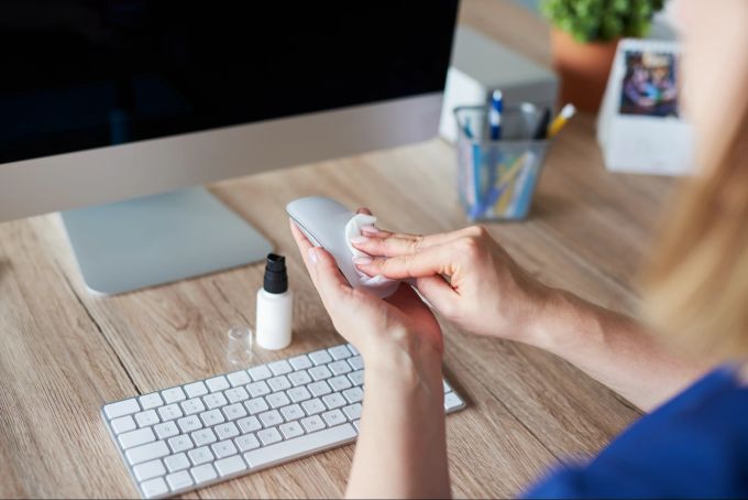 Löschen Sie Ihre Daten auf dem Computer oder bereinigen Sie Ihre Geräte. Computer