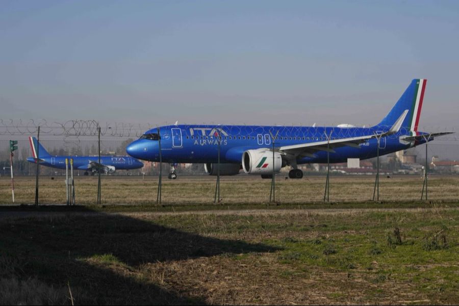 Das Flugzeug wartete nur noch auf die Start-Freigabe des Towers. (Symbolbild)