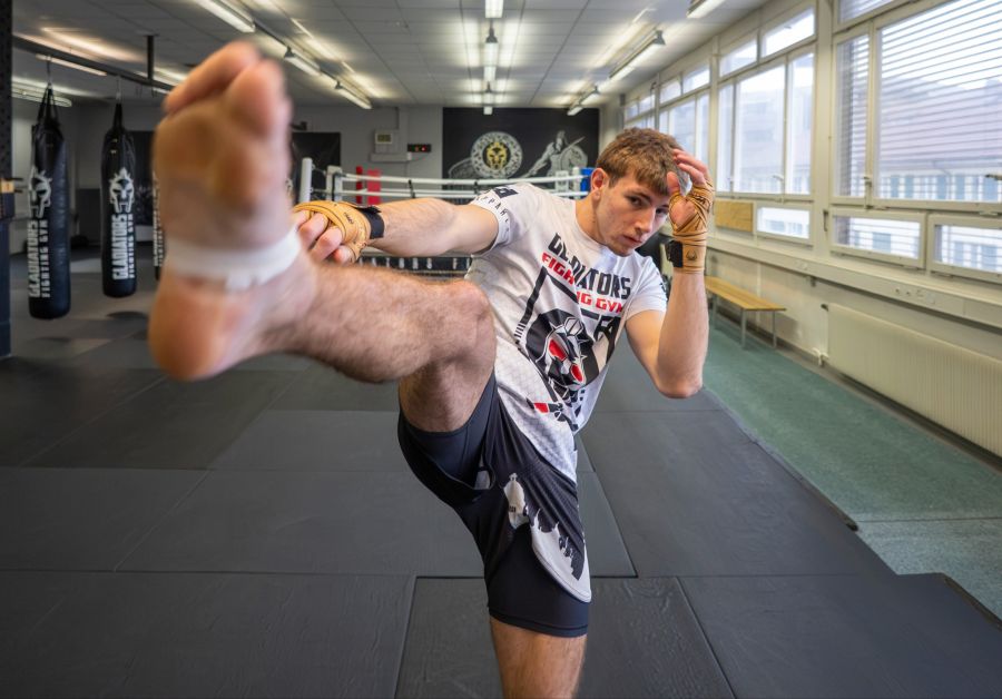 Zum Kickboxen kam Til mit zwölf Jahren.