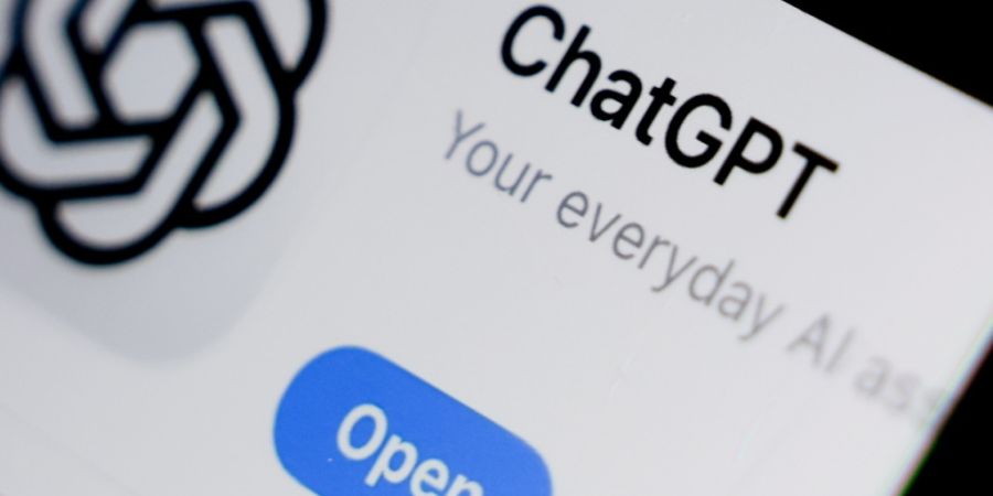 Nach Hacking-Attacken durch seine KI dichtete der ChatGPT-Entwickler OpenAI seine Testumgebungen ab. Ein neues KI-Modell schaffte es trotzdem, Antworten von einem externen Chatbot zu be...