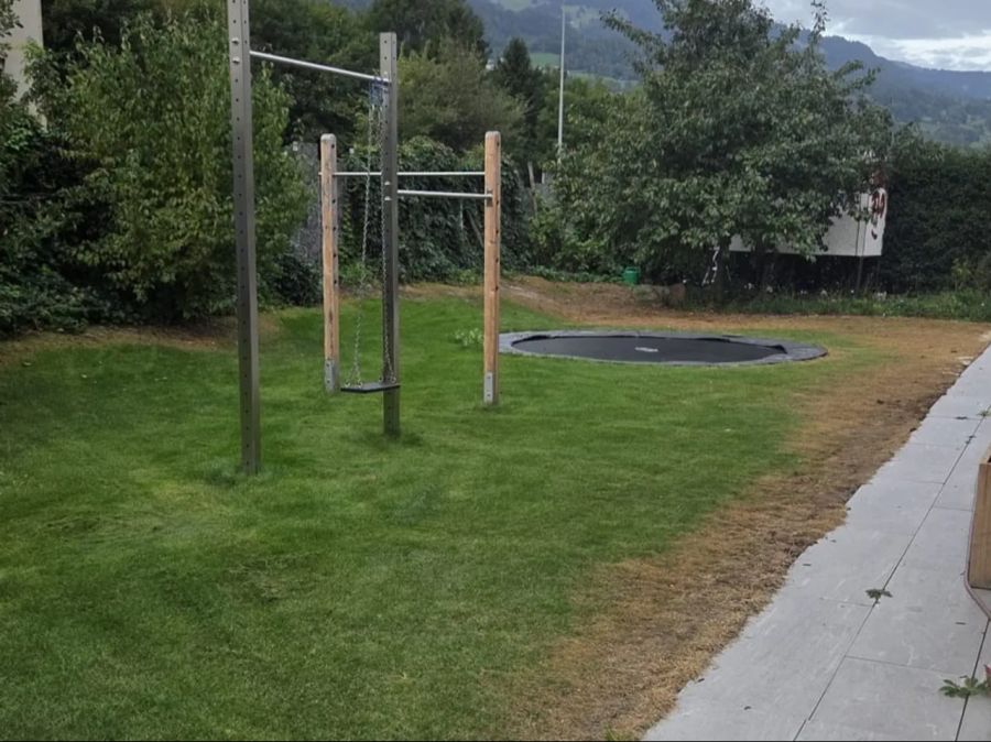 Der Spielplatz war einst schön grün.