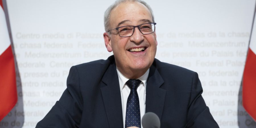 Der abtretende Bundesrat Guy Parmelin hat in einem «CH Media»-Interview für eine weibliche Nachfolge plädiert.