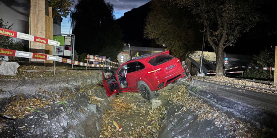 In Chur ist es auf der Giacomettistrasse zu einem Selbstunfall gekommen. Der Lenker wurde laut Polizei zur Kontrolle ins Spital gebracht.