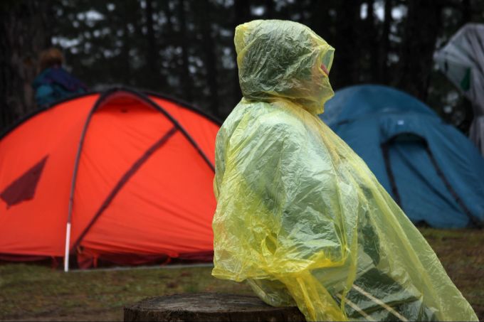 Mit der richtigen Schutzkleidung ist man gegen jedes Wetter gewappnet. Schutzkleidung