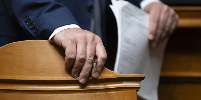 Der Nationalrat will ausländische Gemeinschaften in der Schweiz besser schützen. (Archivbild) Nationalrat