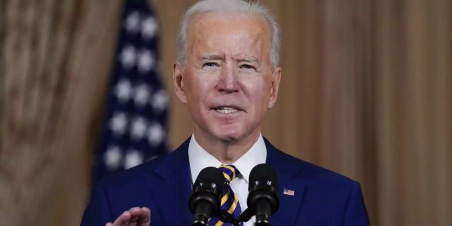 «Amerika ist zurück. Die Diplomatie ist zurück», sagte Biden bei einer Ansprache im US-Aussenministerium in Washington. Foto: Evan Vucci/AP/dpa