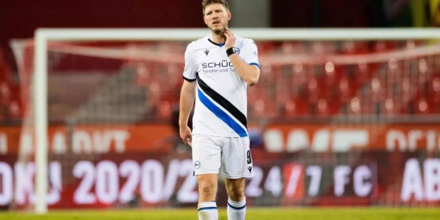 Fabian Klos sieht einige Entwicklungen im modernen Fussball kritisch. Foto: Rolf Vennenbernd/dpa