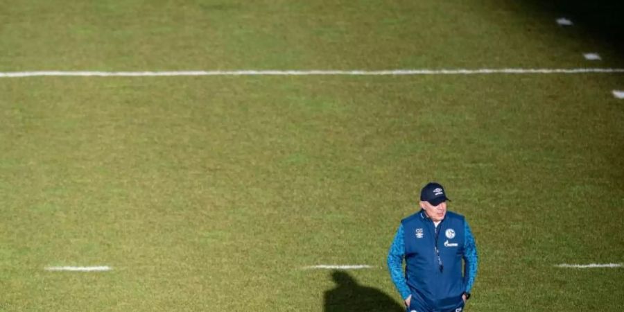 Gibt nach fast zehn Jahren als Coach des FC Schalke 04 sein Comeback in Deutschlands Eliteliga: Christian Gross. Foto: Fabian Strauch/dpa
