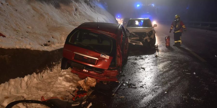 Engelberg OW: Drei Personen bei Kollision verletzt