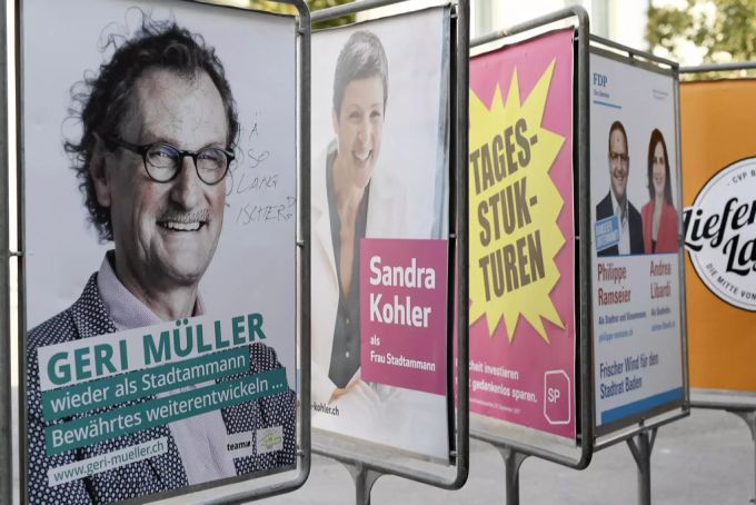 Der Badener Stadtammann Geri Müller strahlt auf einem Wahlplakat in Baden im September 2017. Grüne Geri Müller