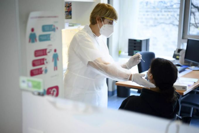 Coronavirus: Seit dem 2. November sind die Antigen-Schnelltests von Roche und Abbott in der Schweiz zugelassen. Coronavirus Antigen-Schnelltests