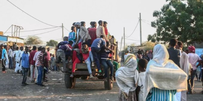 Äthiopien Tigray: Tausende Äthiopier sind vor den Kampfhandlungen geflohen. äthiopien tigray flächenbrand
