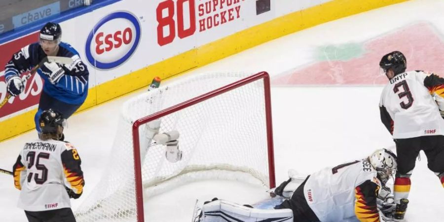 Deutschlands Eishockey-Junioren sind mit einer Niederlage in die U20-WM in Kanada gestartet. Foto: Jason Franson/The Canadian Press/dpa