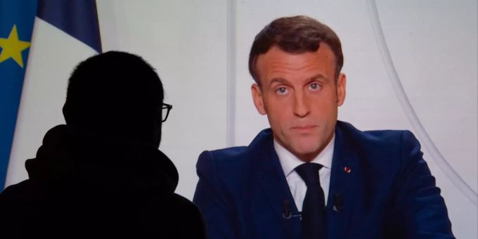 Emmanuel Macron während seiner TV-Ansprache. Emmanuel Macron