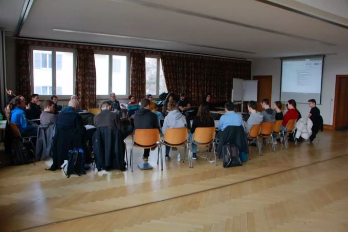 Die Klimajugend bespricht den Aktionsplan. Klimajugend
