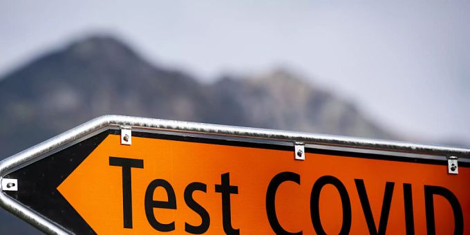 Für die schweizweit ersten Flächentests auf das Coronavirus in Südbünden haben sich bisher 6000 Personen angemeldet (Themenbild). Coronavirus
