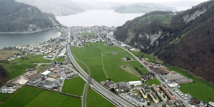 Der Bundesrat will den Grundsatz der Trennung von Baugebiet und Nichtbaugebiet stärken. Er stellt der Landschaftsinitiative einen indirekten Gegenvorschlag gegenüber. (Themenbild) Der Bundesrat will den Grundsatz der Trennung von Baugebiet und Nichtbaugebiet stärken. Er stellt der Landschaftsinitiative einen indirekten Gegenvorschlag gegenüber. (Themenbild)